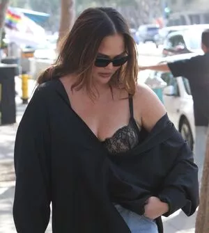 Chrissy Teigen / ChrissyTeigen nude photo #0648