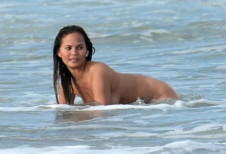 Chrissy Teigen / ChrissyTeigen nude photo #0742