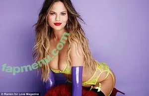 Chrissy Teigen / ChrissyTeigen nude photo #0913