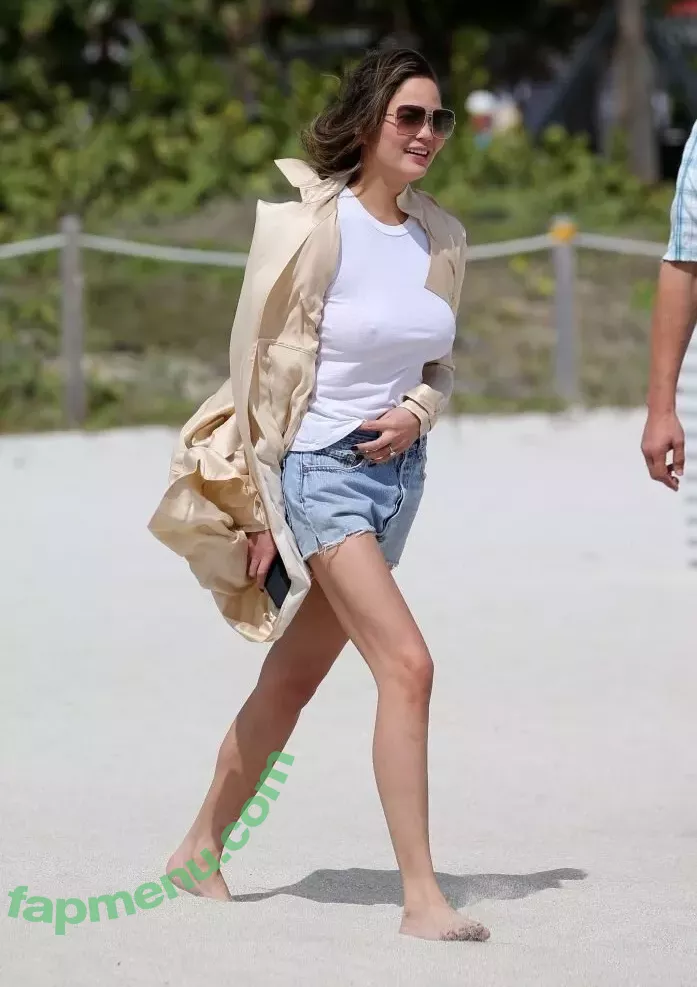 Chrissy Teigen nude photo #0019 (chrissyteigen)