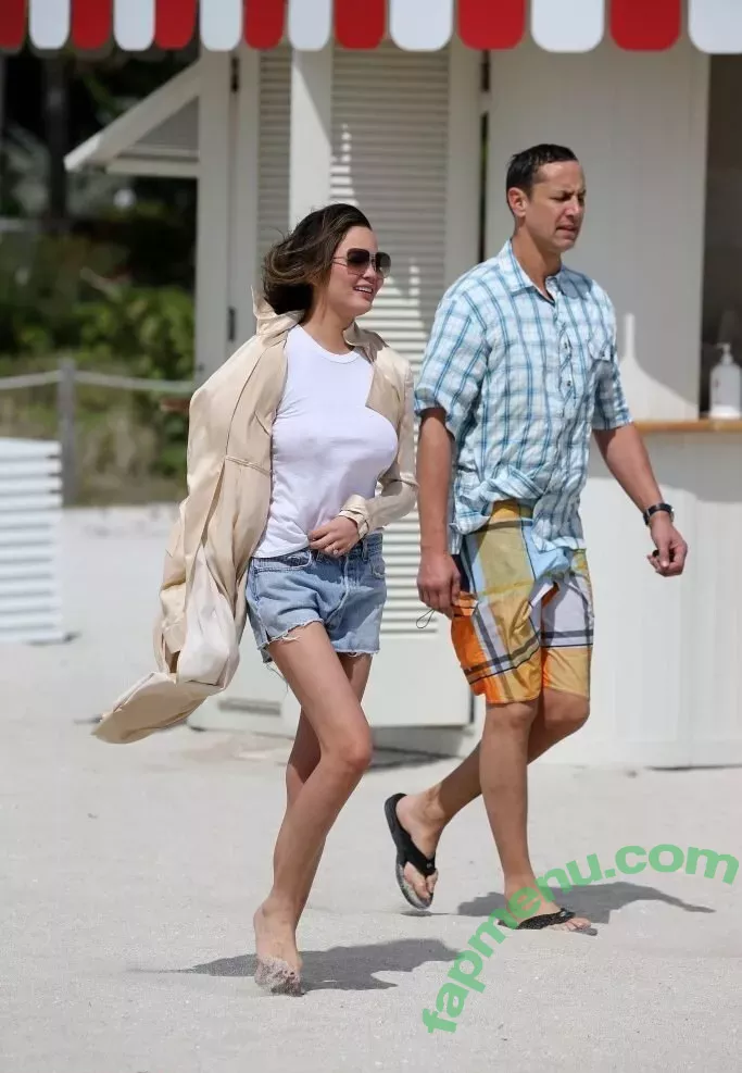 Chrissy Teigen nude photo #0082 (chrissyteigen)