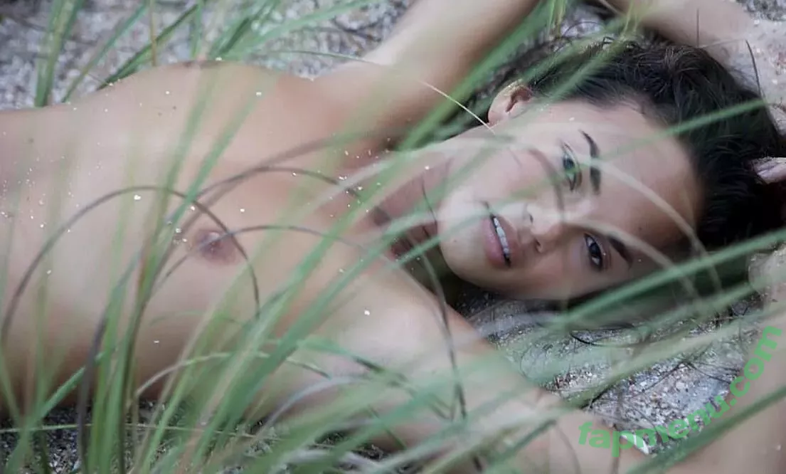 Chrissy Teigen nude photo #0123 (chrissyteigen)