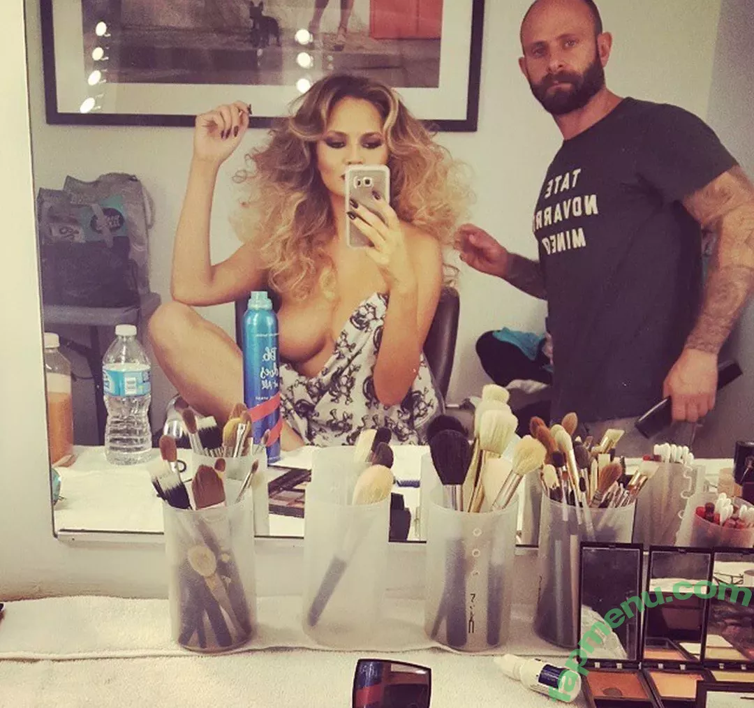 Chrissy Teigen nude photo #0152 (chrissyteigen)