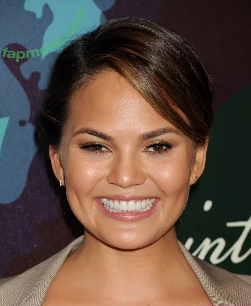 Chrissy Teigen nude photo #0193 (chrissyteigen)
