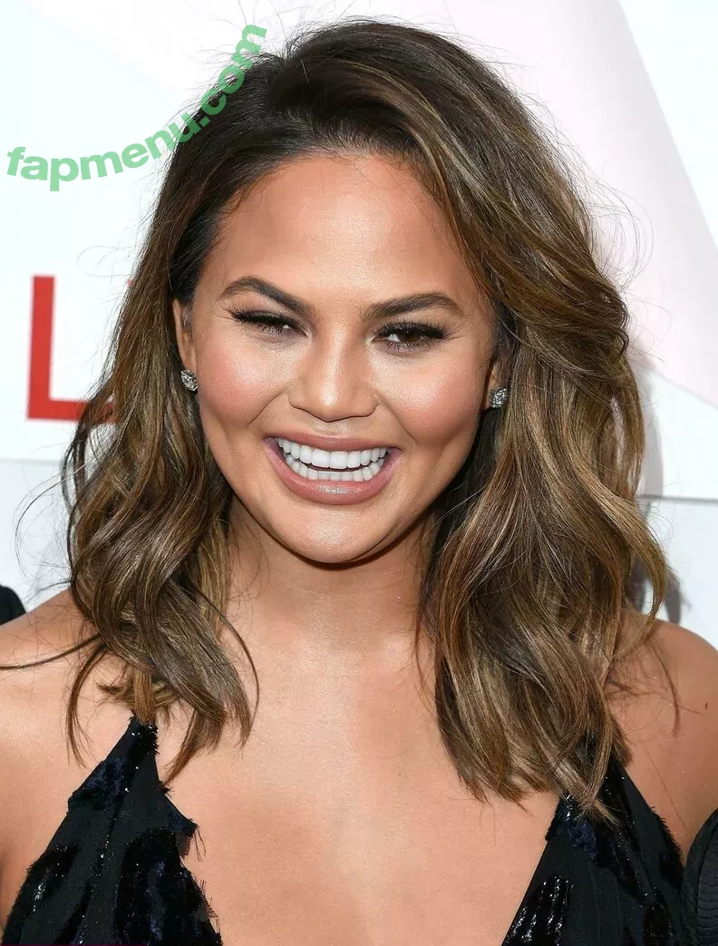 Chrissy Teigen nude photo #0206 (chrissyteigen)