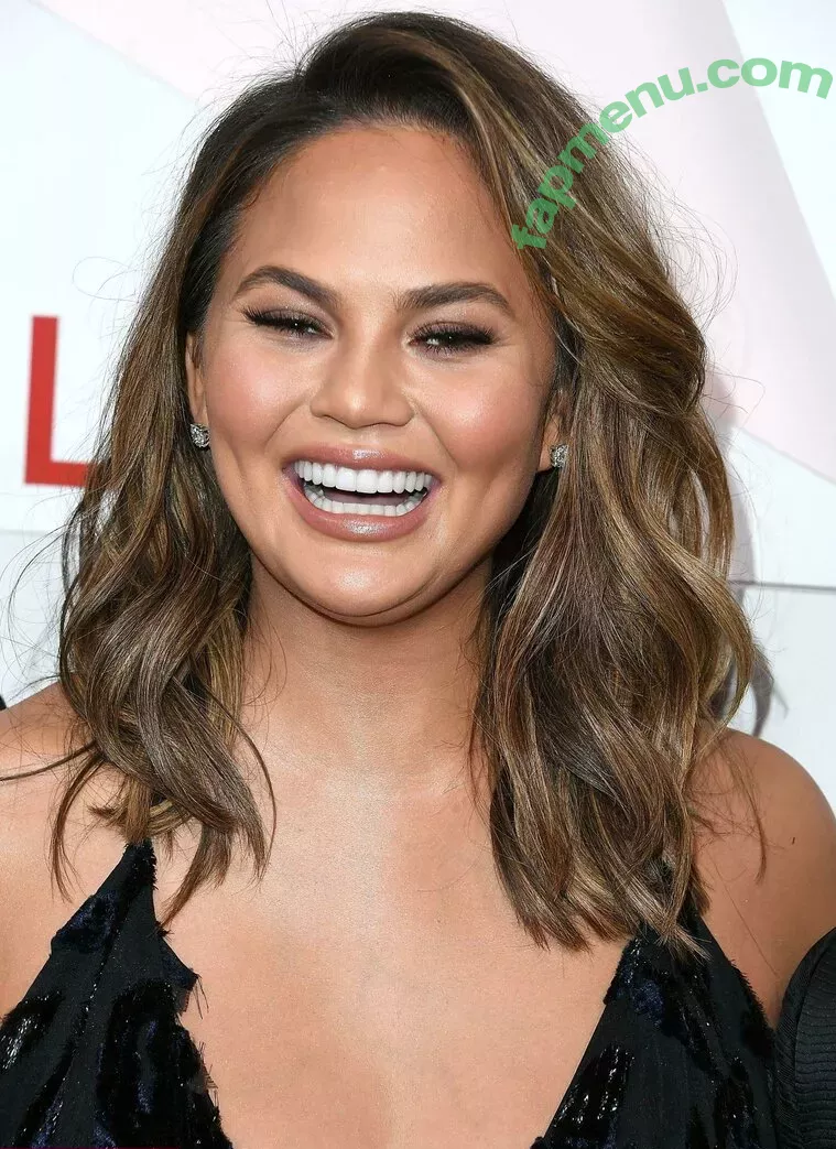 Chrissy Teigen nude photo #0211 (chrissyteigen)
