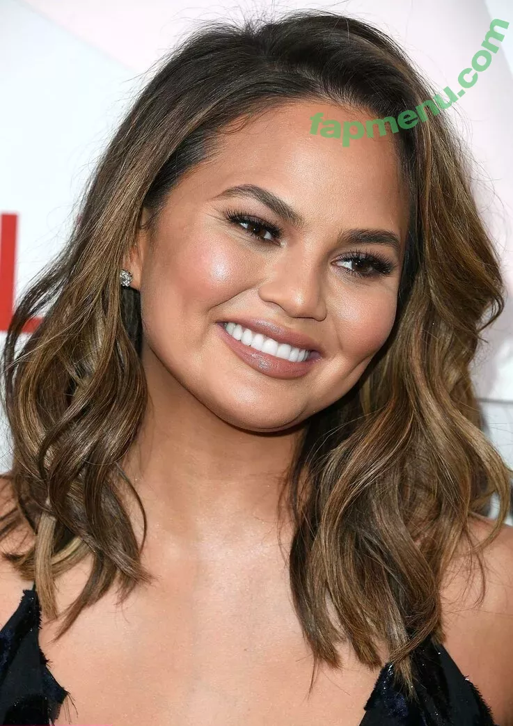 Chrissy Teigen nude photo #0215 (chrissyteigen)