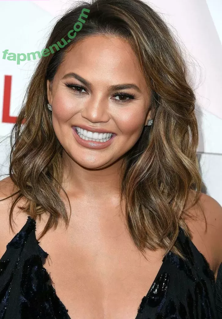 Chrissy Teigen nude photo #0218 (chrissyteigen)