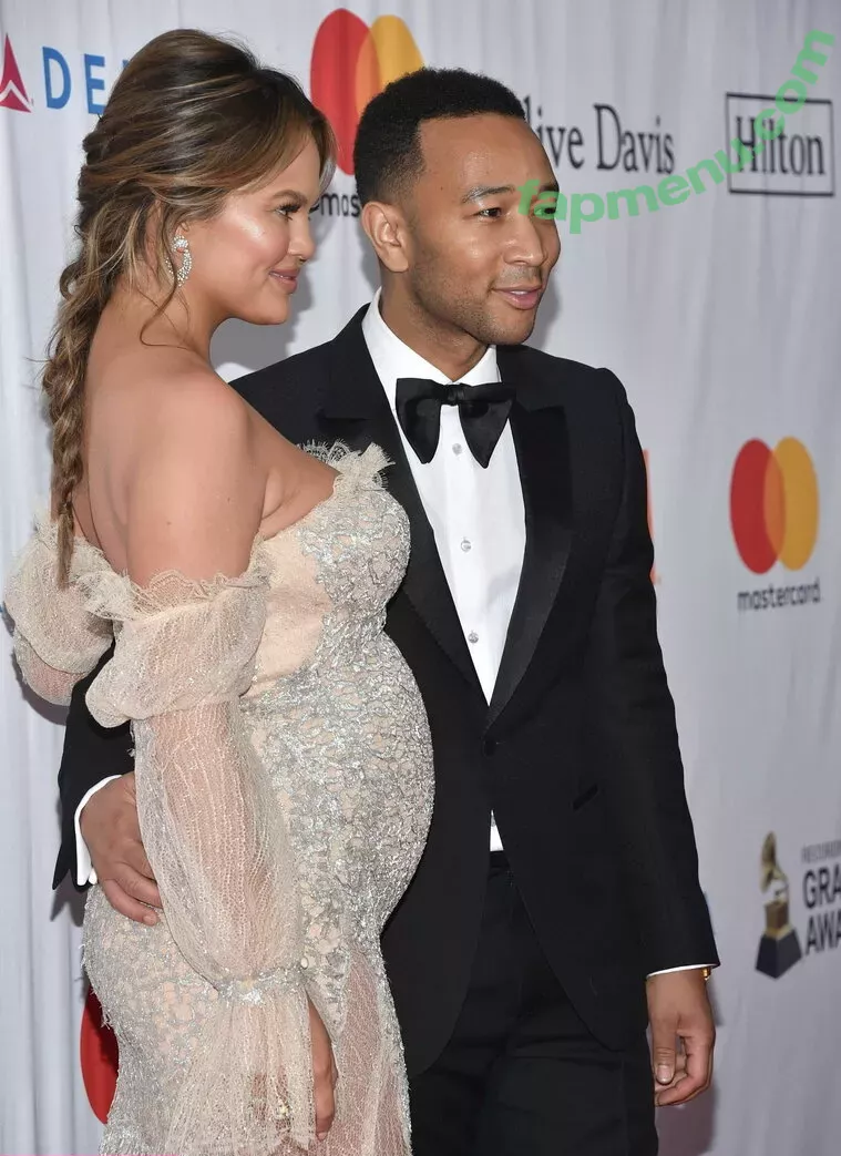 Chrissy Teigen nude photo #0234 (chrissyteigen)