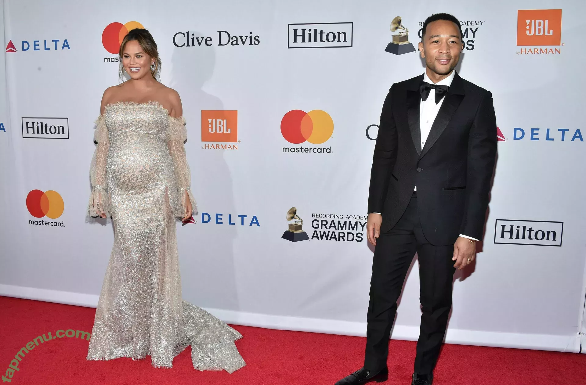 Chrissy Teigen nude photo #0241 (chrissyteigen)