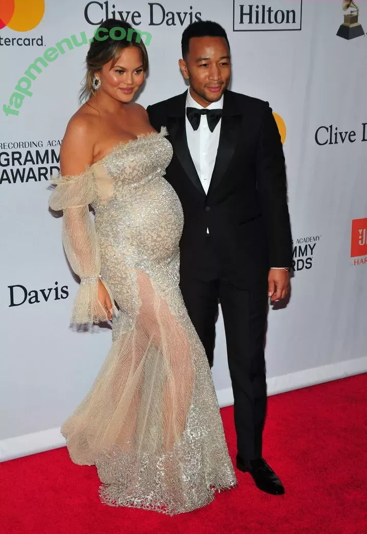 Chrissy Teigen nude photo #0244 (chrissyteigen)