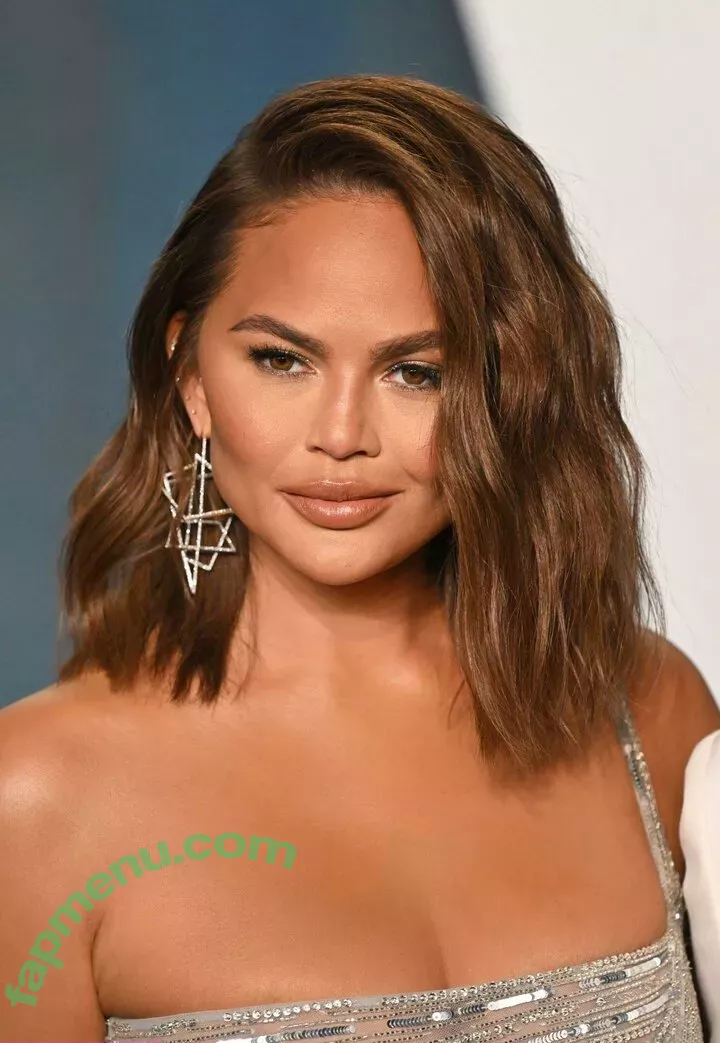 Chrissy Teigen nude photo #0325 (chrissyteigen)