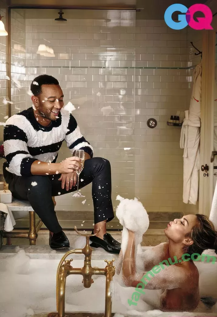 Chrissy Teigen nude photo #0352 (chrissyteigen)