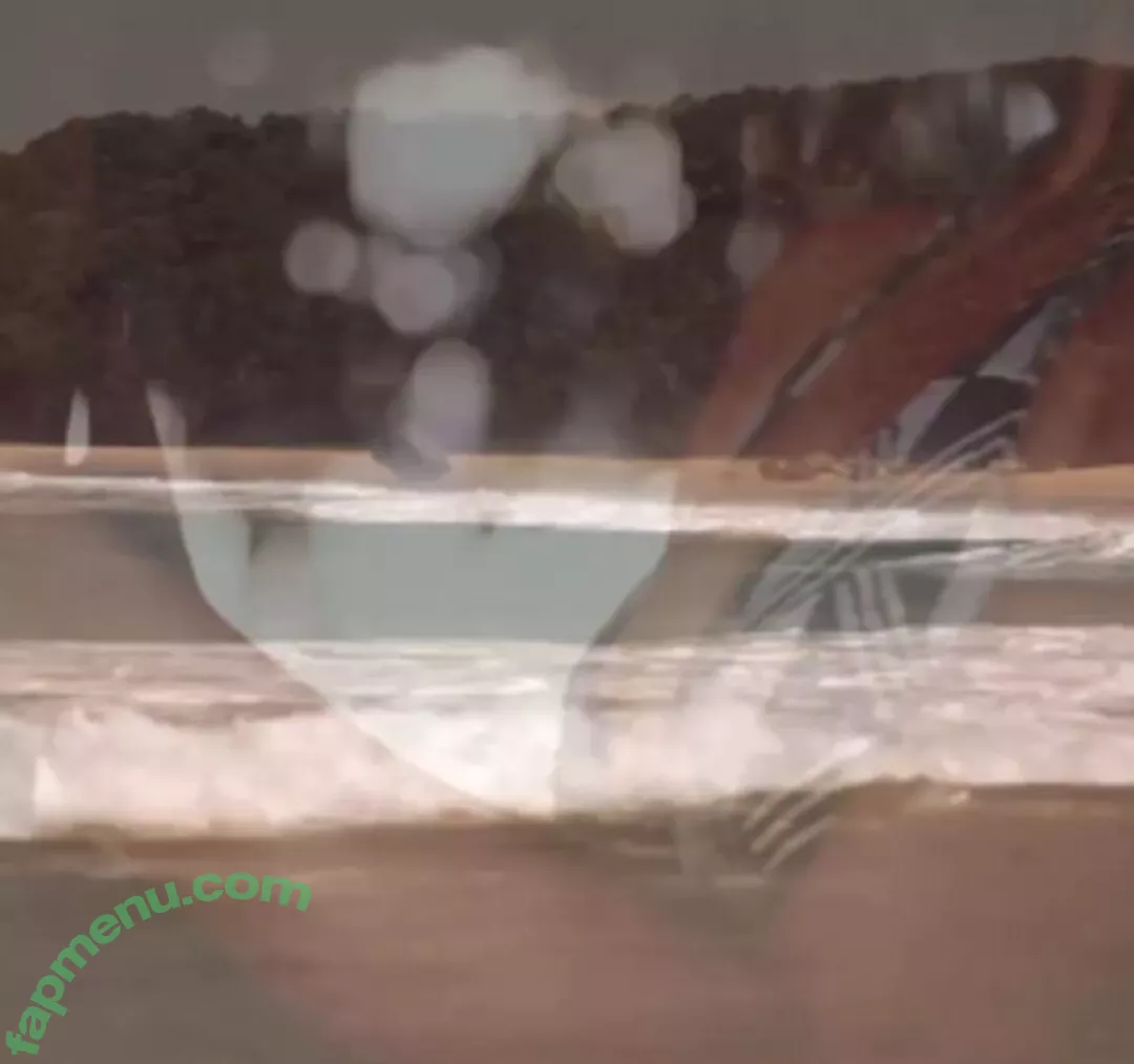 Chrissy Teigen nude photo #0363 (chrissyteigen)