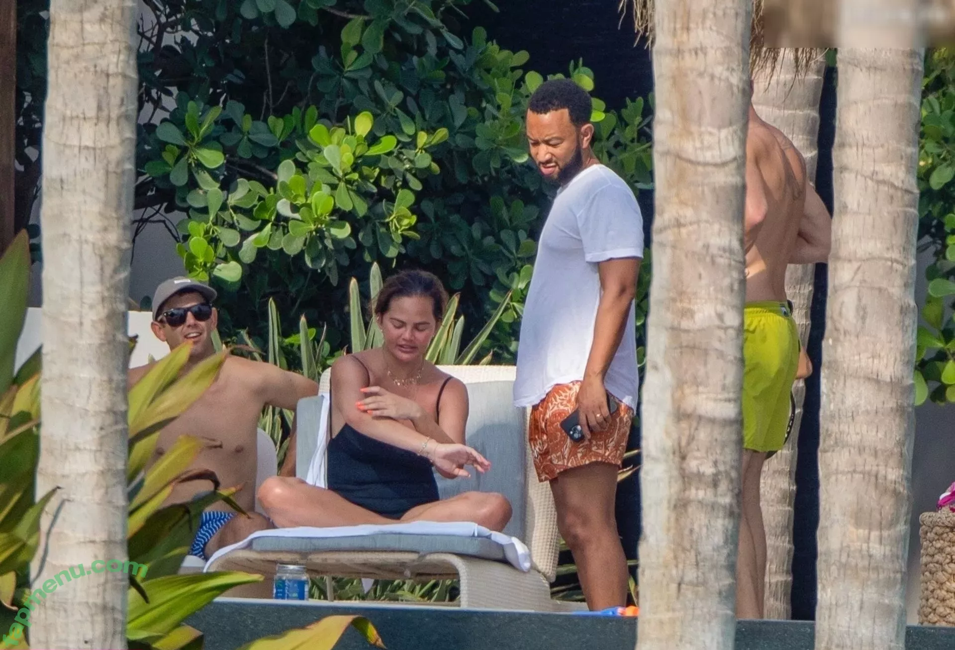 Chrissy Teigen nude photo #0638 (ChrissyTeigen)
