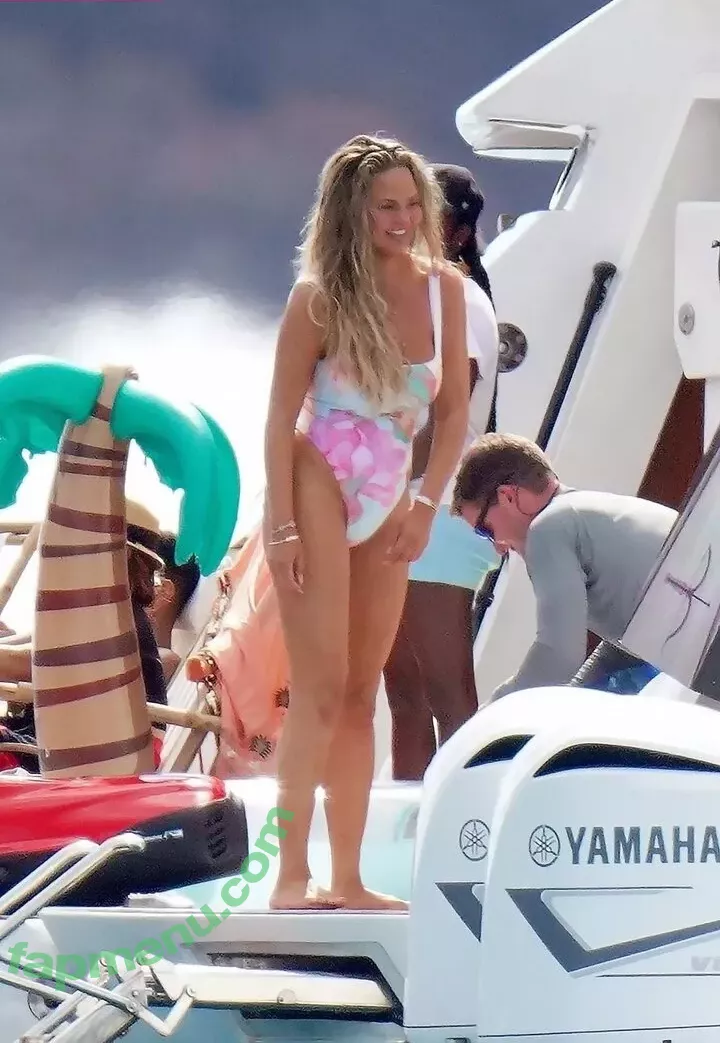 Chrissy Teigen nude photo #0667 (ChrissyTeigen)