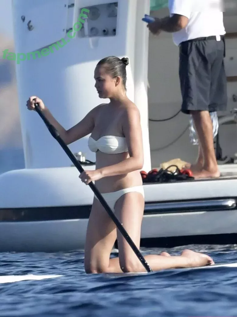 Chrissy Teigen nude photo #0803 (ChrissyTeigen)