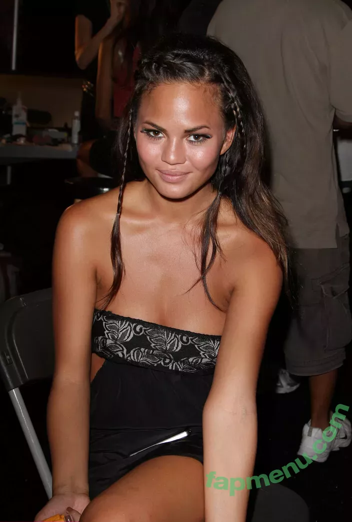 Chrissy Teigen nude photo #0860 (ChrissyTeigen)