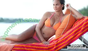 Chrissy Teigen / chrissyteigen nude photo #1102