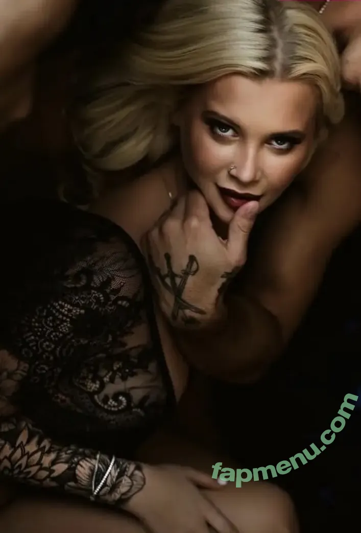 christenwhitman nude photo #0051 (christen-rene / christen_whitman)