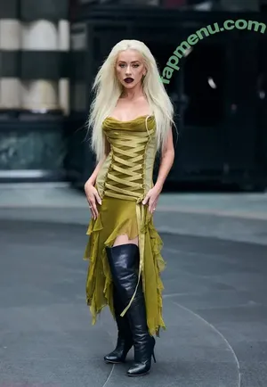 Christina Aguilera / XTINA nude photo #2875