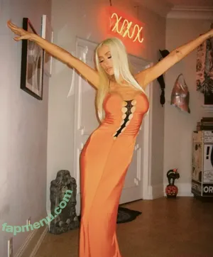 Christina Aguilera / XTINA nude photo #2898