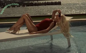 Christina Aguilera / XTINA nude photo #2933