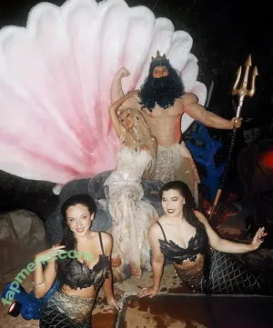 Christina Aguilera / XTINA nude photo #2971