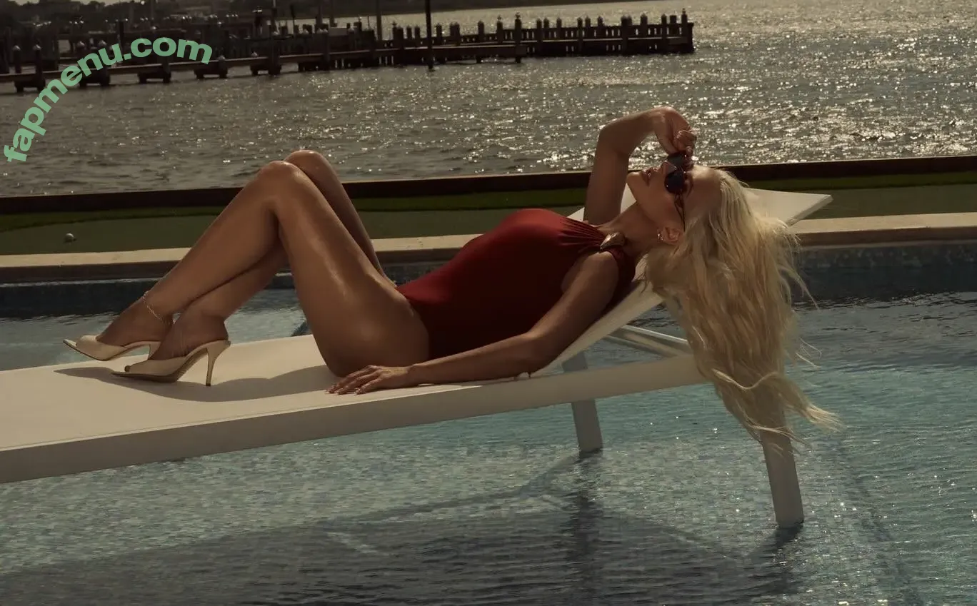 Christina Aguilera nude photo #2933 (XTINA)