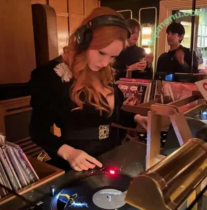 Christina Hendricks / actuallychristinahendricks nude photo #2178