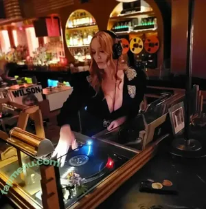 Christina Hendricks / actuallychristinahendricks nude photo #2180