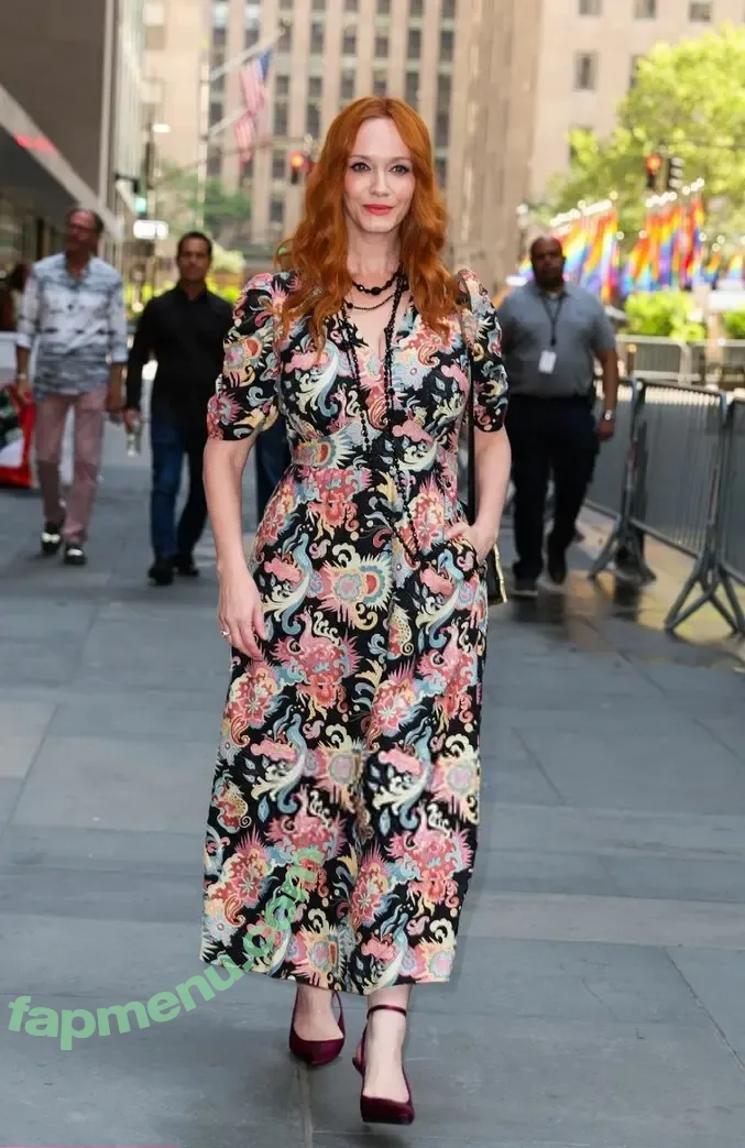 Christina Hendricks nude photo #2157 (actuallychristinahendricks)