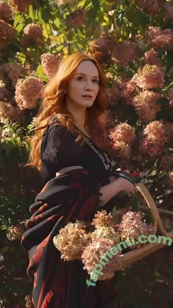 Christina Hendricks nude photo #2270 (actuallychristinahendricks)