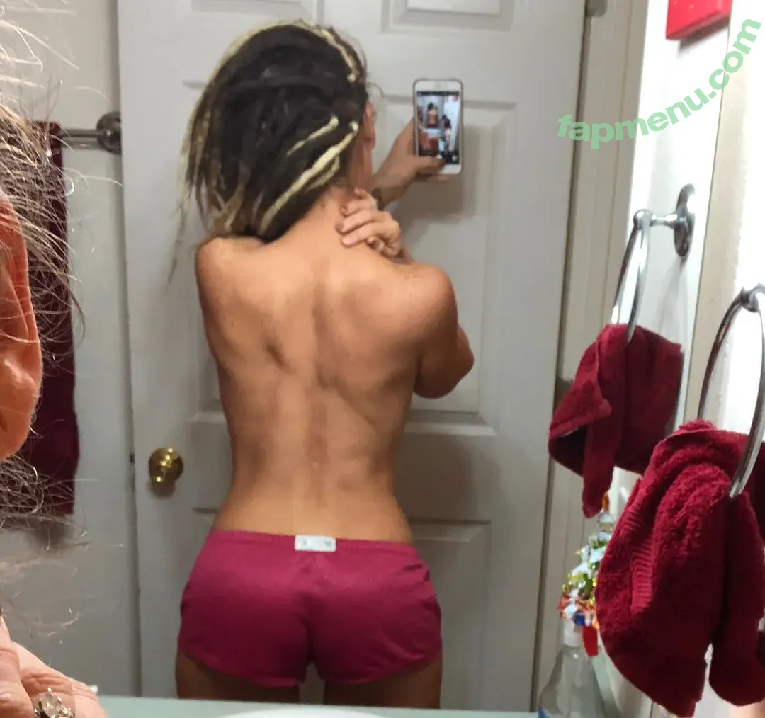 Christina Randall nude photo #0021 (christinaarandall / christinarandall)