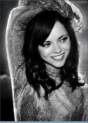 Christina Ricci / ChristinaRicci / arianaricci / riccigrams nude photo #0413