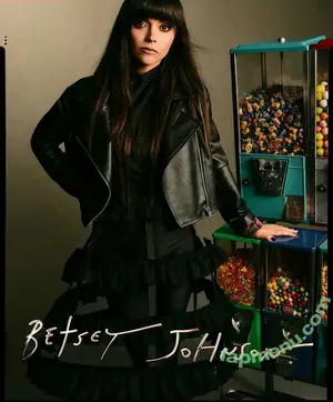 Christina Ricci / ChristinaRicci / arianaricci / riccigrams nude photo #0642