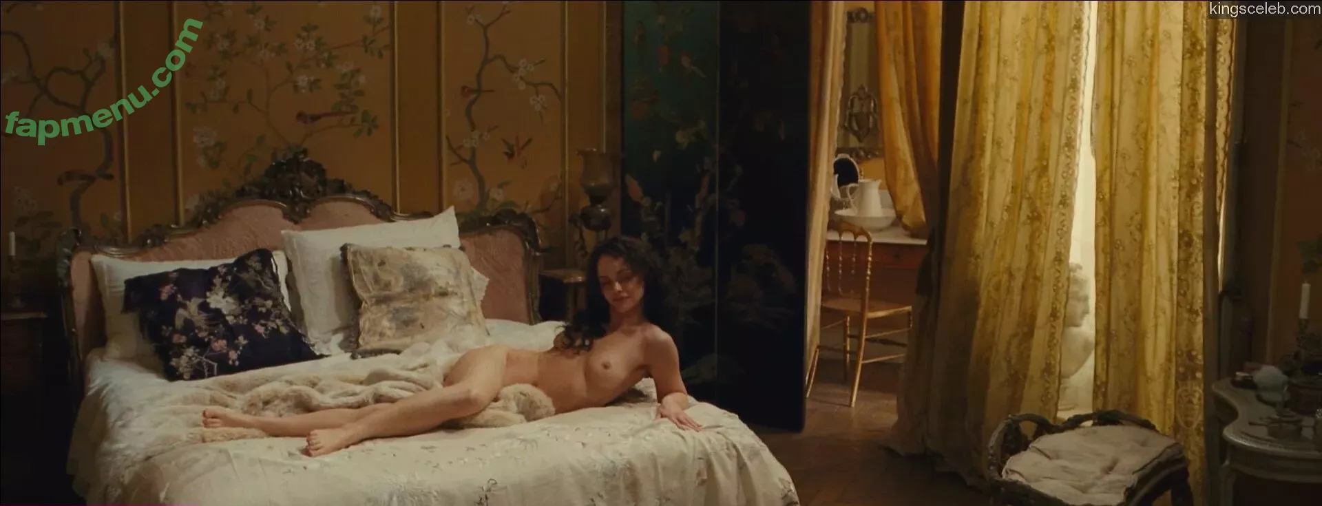 Christina Ricci nude photo #0197 (ChristinaRicci / arianaricci / riccigrams)