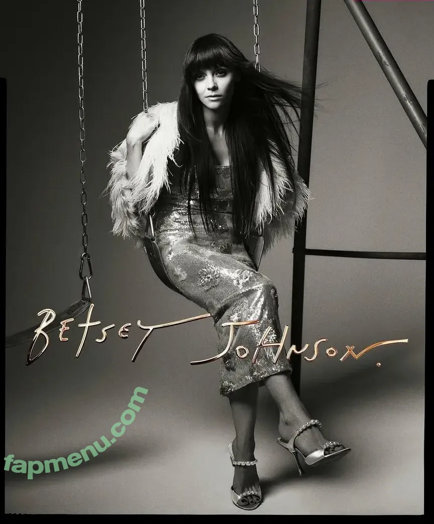 Christina Ricci nude photo #0636 (ChristinaRicci / arianaricci / riccigrams)