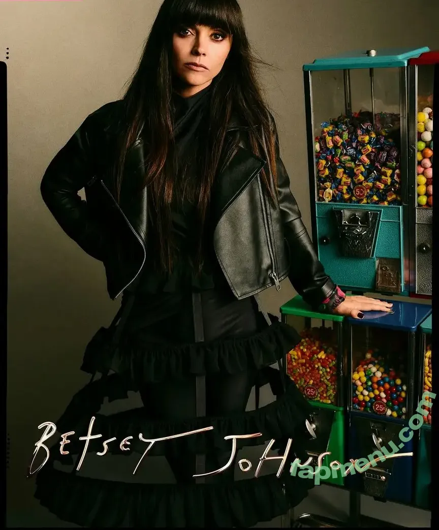 Christina Ricci nude photo #0642 (ChristinaRicci / arianaricci / riccigrams)