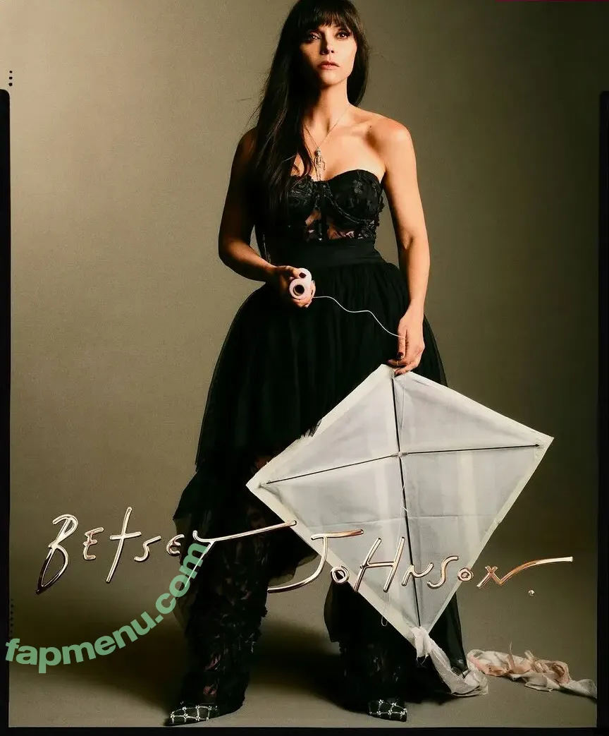 Christina Ricci nude photo #0644 (ChristinaRicci / arianaricci / riccigrams)