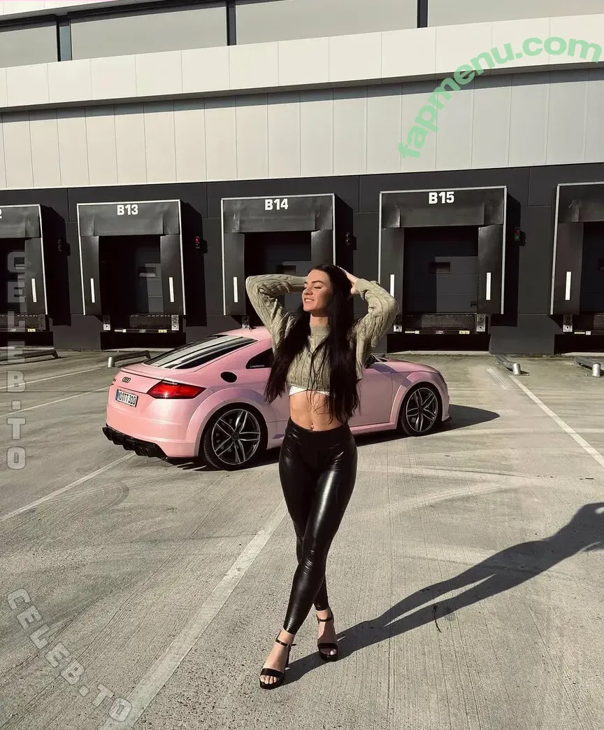 Christina Winkler nude photo #0054 (christina271099 / thepussywagon310)