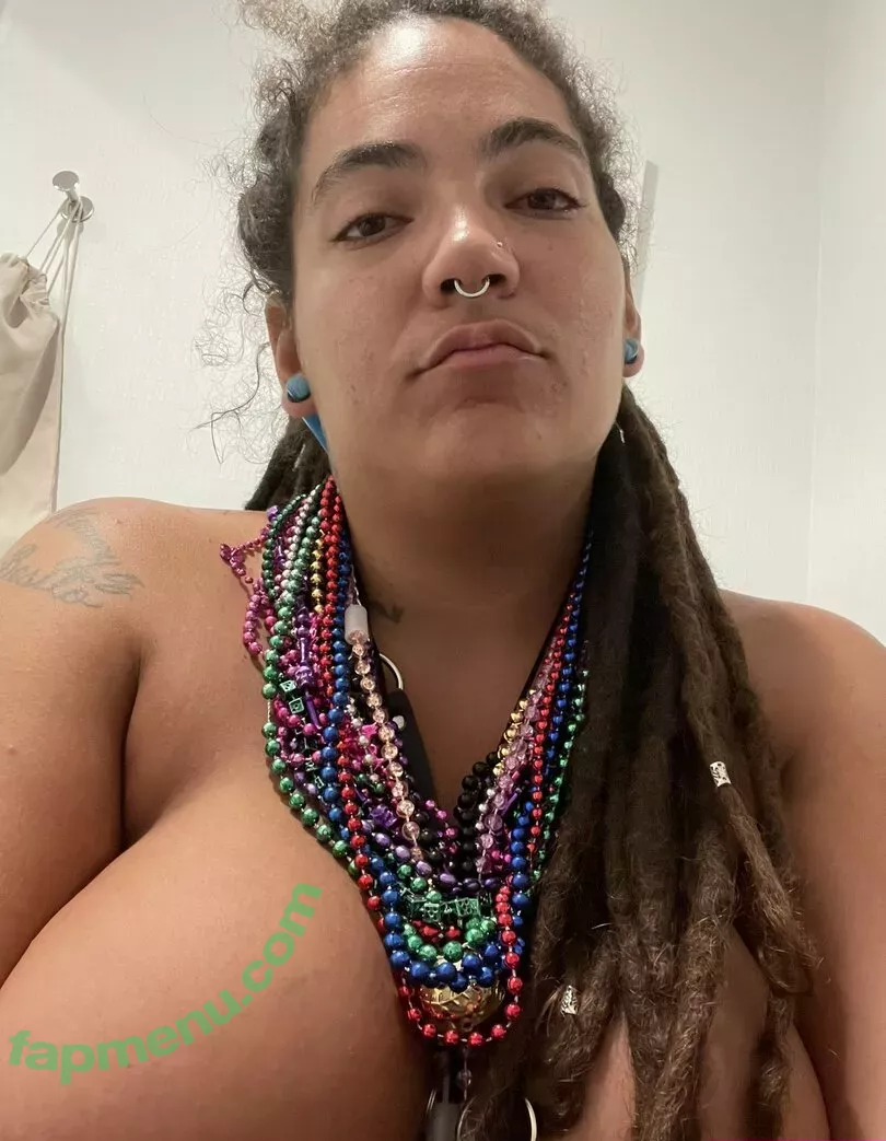 ChristinaGonzalez nude photo #0002 (FeistyFeminista / cristinagonzalezromualdez / missfiesty)