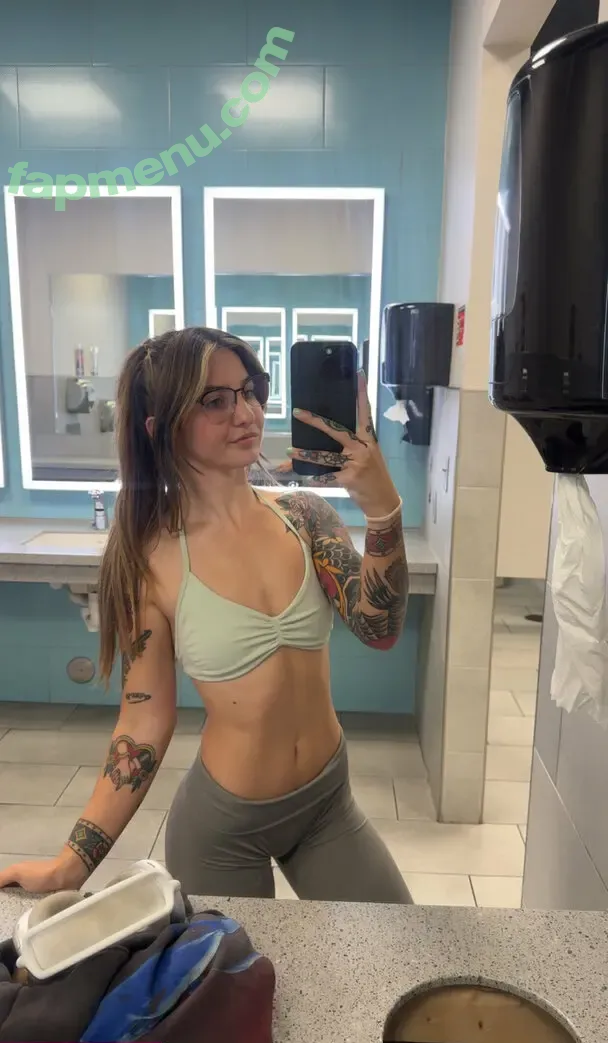 christinalinn nude photo #0035 (christina__linn)