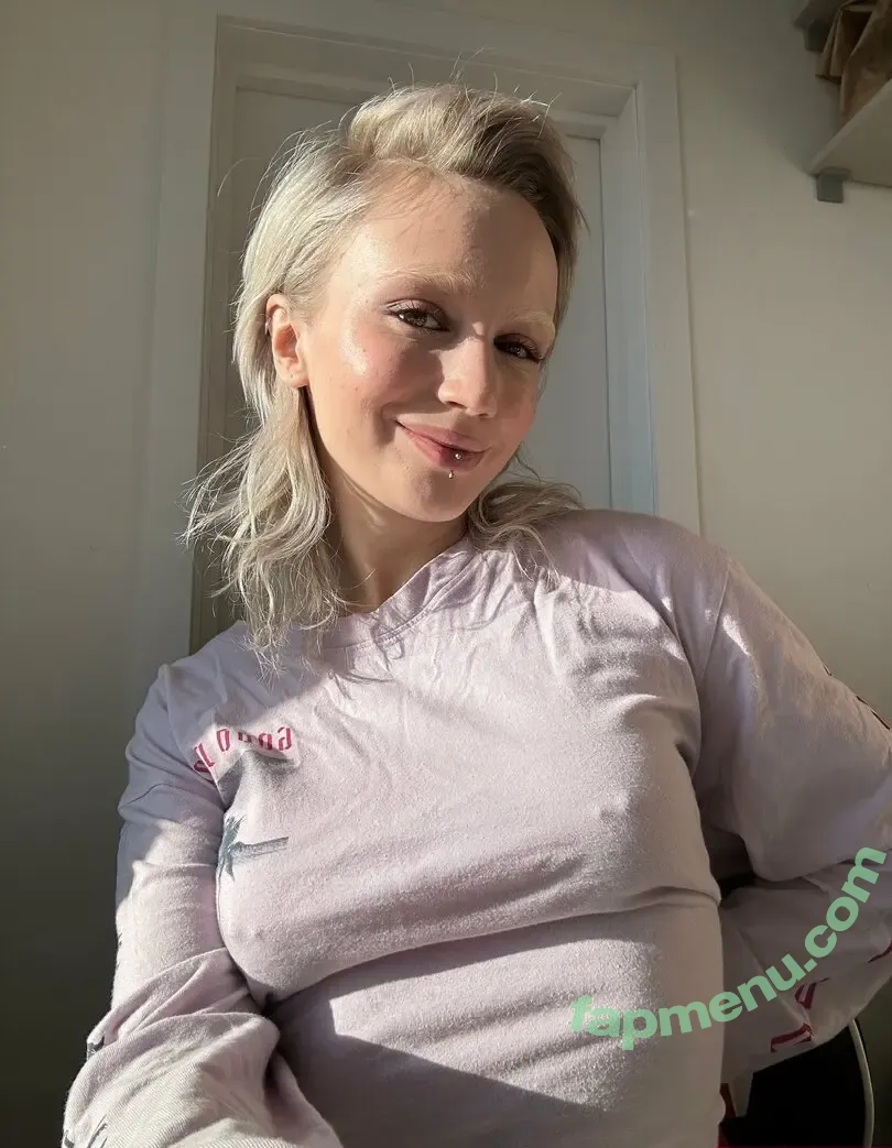 christivovk nude photo #0029 (christivovk)
