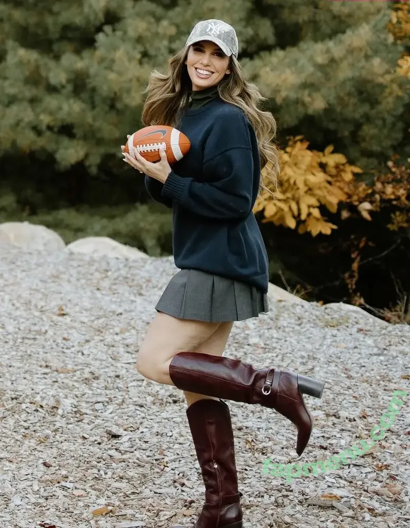 Christy Carlson Romano nude photo #0167 (thechristycarlsonromano)