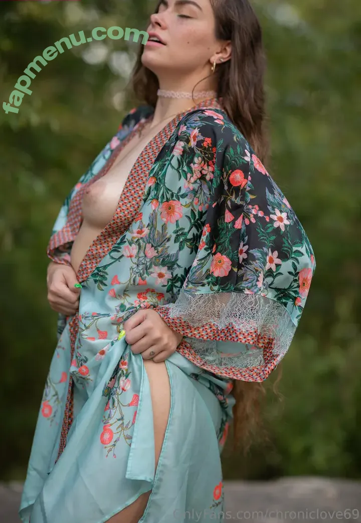 Chroniclove nude photo #0575 (Chroniclove69 / marleyschroniclove)