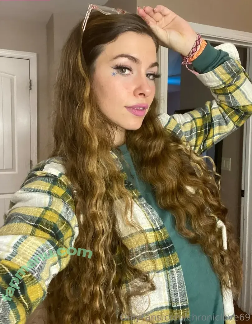 Chroniclove nude photo #0598 (Chroniclove69 / marleyschroniclove)