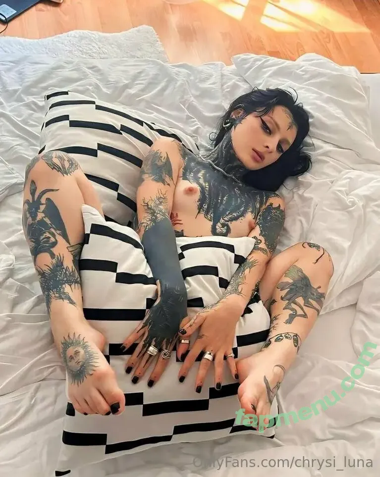 chrysi_luna nude photo #0005 (chrysiluna)