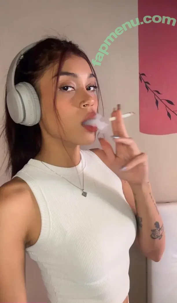 cigarettemuse nude photo #0006 (cigarettemuse)
