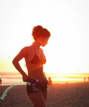 ciggybae / Zendaya lookalike / gypsybaehere / homeskilla_whitnit nude photo #0092